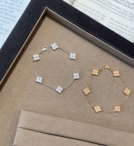 Van Cleef & Arpels VCA Mini Polished Clover Bracelet