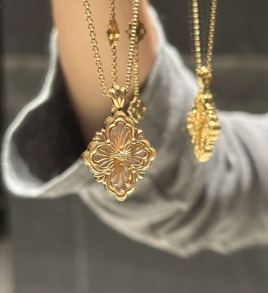 Buccellati Large Mother of Pearl Necklace