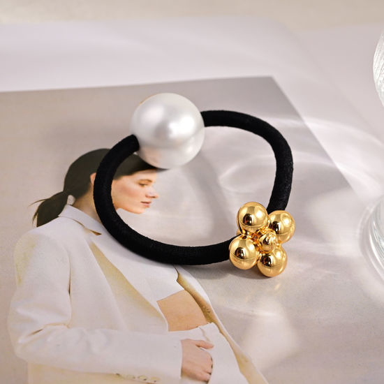 Louis Vuitton LV Elegant Pearl Hair Tie