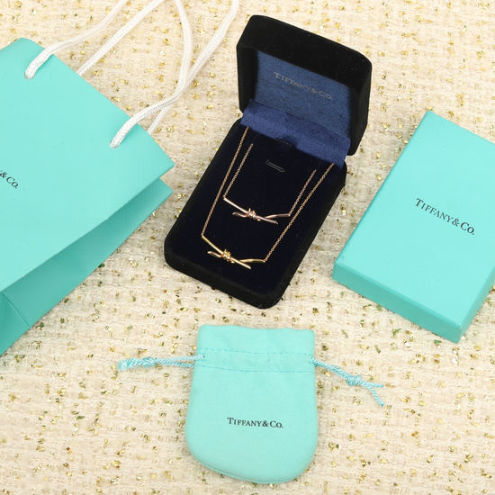 Fendi Delicate Knot Necklace Comfortable To Wear