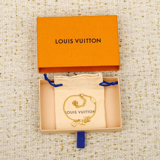 Louis Vuitton LV Pearl Petal Decorated Bracelet