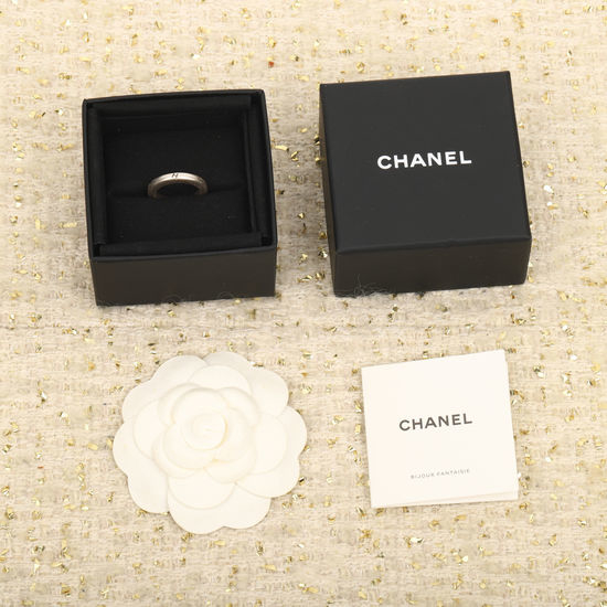 Chanel Vintage Graffiti Letter Ring Retro Texture