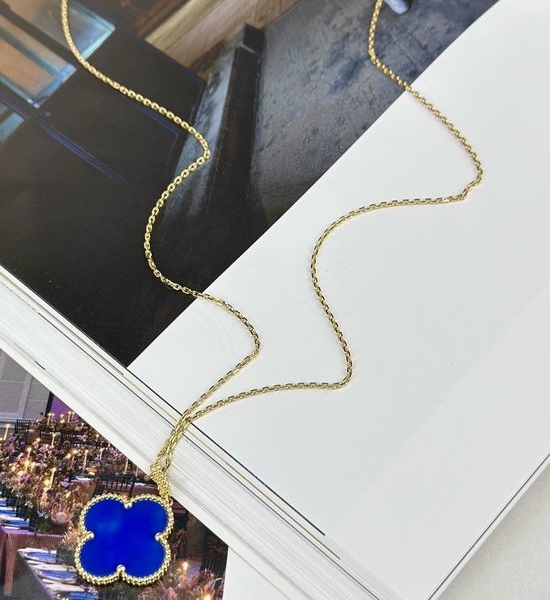 Van Cleef & Arpels VCA Blue Chalcedony Clover Pendant Necklace