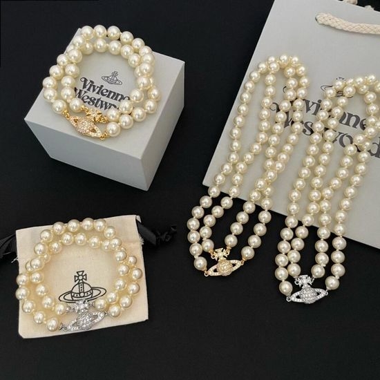 Vivienne Westhood Double Layer Pearl Saturn Necklace