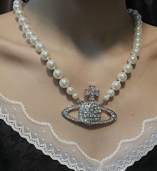 Vivienne Westhood Pearl Necklace And Bracelet Set