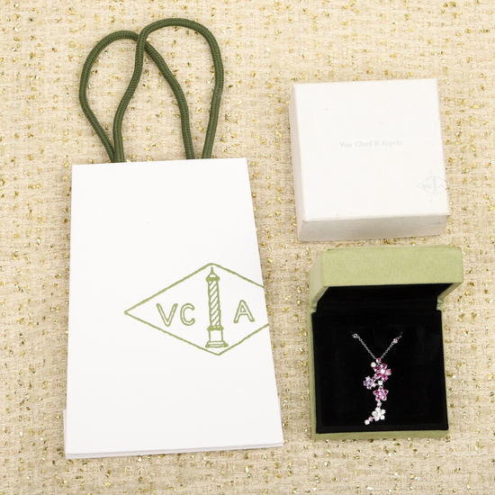 Van Cleef & Arpels VCA Elegant Detachable Clasp Necklace