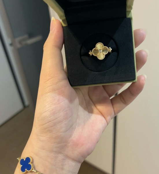 Van Cleef & Arpels VCA Reversible Blue Agate Clover Ring