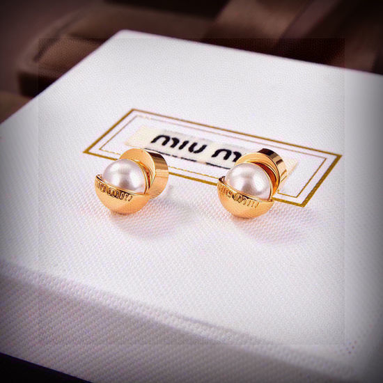 Miu Miu Simple Letter Design Daily Stud Earrings