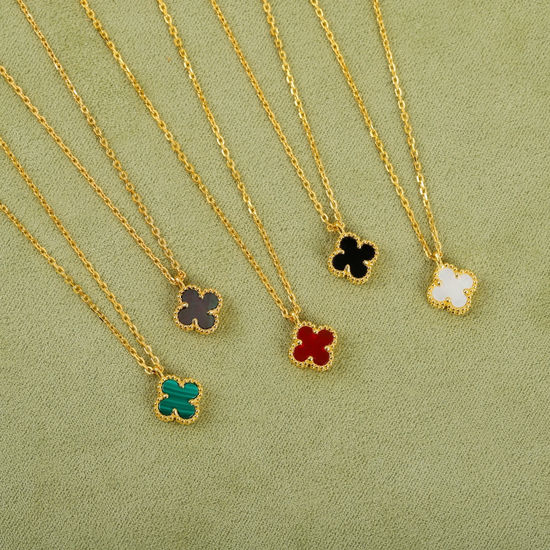 Van Cleef & Arpels VCA Exquisite Craft Clover Natural Gem Necklace