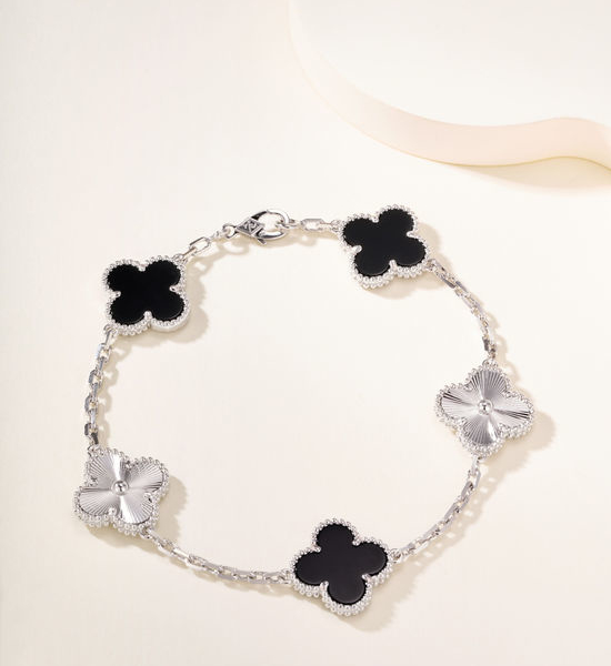 Van Cleef & Arpels VCA Onyx Five Flower Bracelet White Gold
