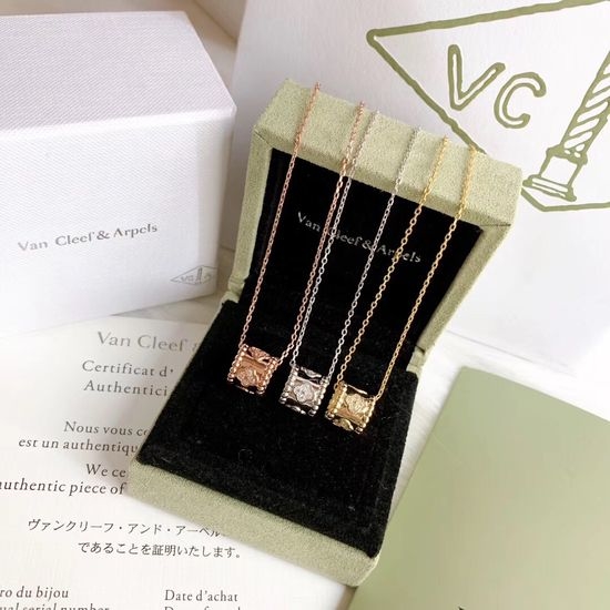 Van Cleef & Arpels VCA Kaleidoscope Design Diamond Pendant Necklace