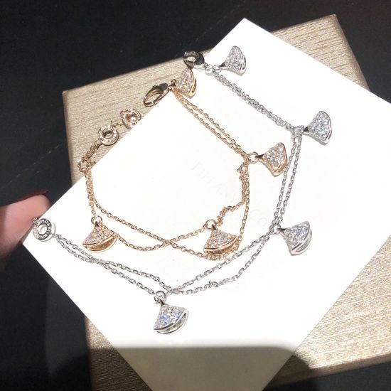 Bvlgari Double Sided Skirt Four Flower Bracelet