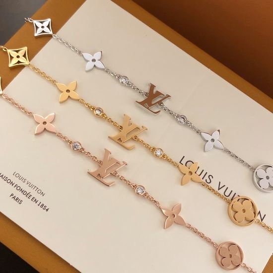 Louis Vuitton LV 18K Gold Plated Bracelet Elegant Jewelry