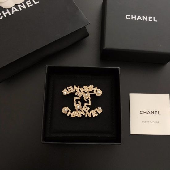 Chanel Hollow Out Diamond Inlaid Brooch
