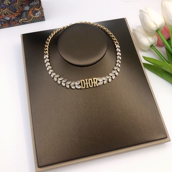 Christian Dior CD Leaf Rhinestone Necklace Elegant Versatile