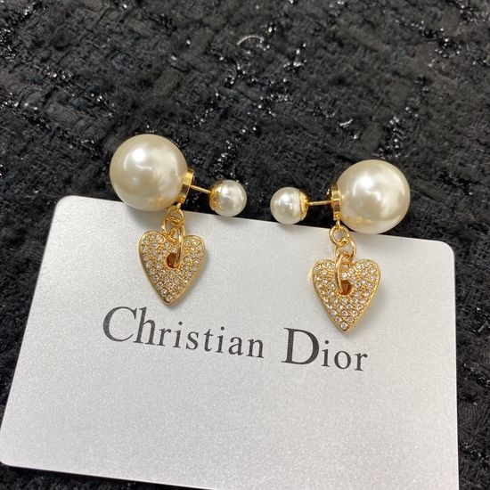 Christian Dior CD Exquisite Craft Earrings Premium Quality