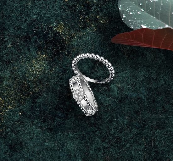 Van Cleef & Arpels VCA Narrow Kaleidoscope Design Ring Timeless Style