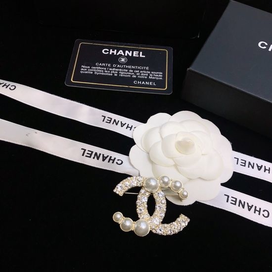Chanel Delicate All-Match Brooch