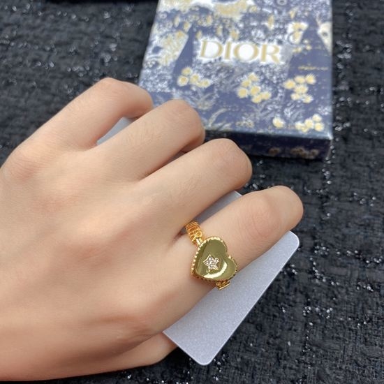 Chanel Delicate Exquisite Ring