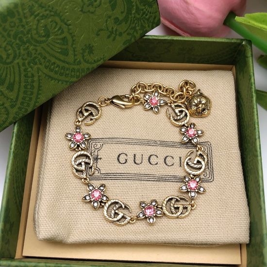 Gucci Pink Fashion Bracelet For Daily Wear