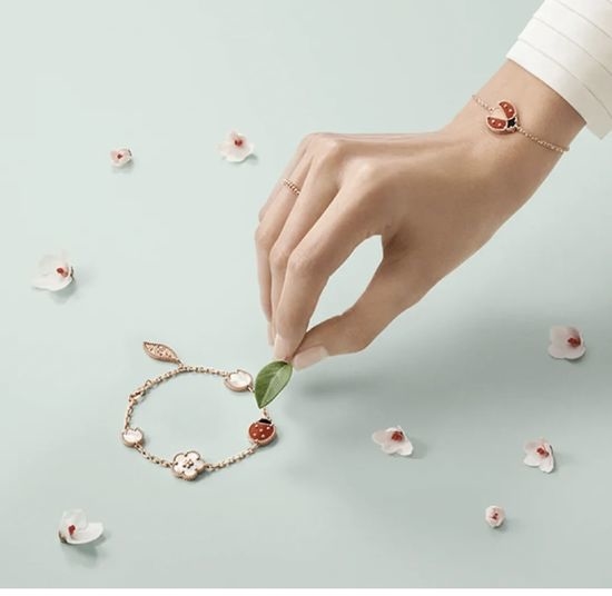Van Cleef & Arpels VCA Cute Ladybug Carnelian Chain Bracelet