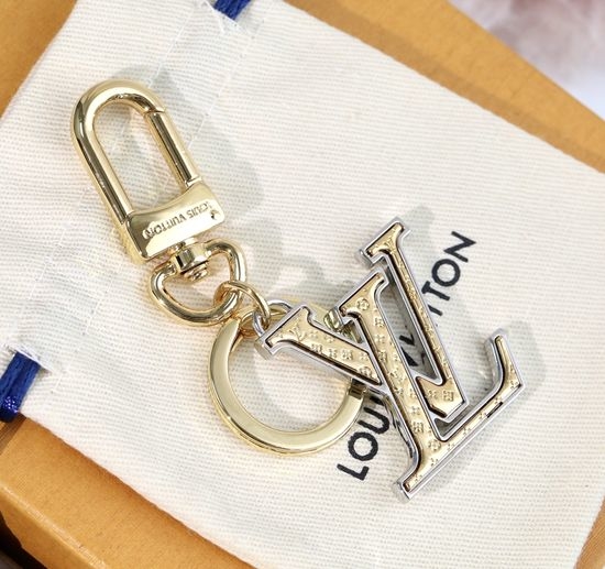 Louis Vuitton LV Four Petal Flower Design Keychain