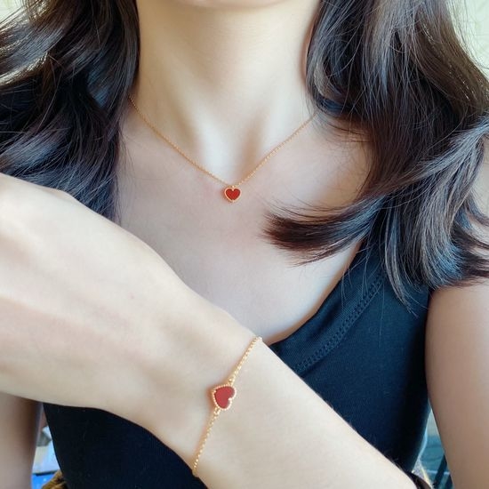 Van Cleef & Arpels VCA Carnelian Heart Shape Necklace