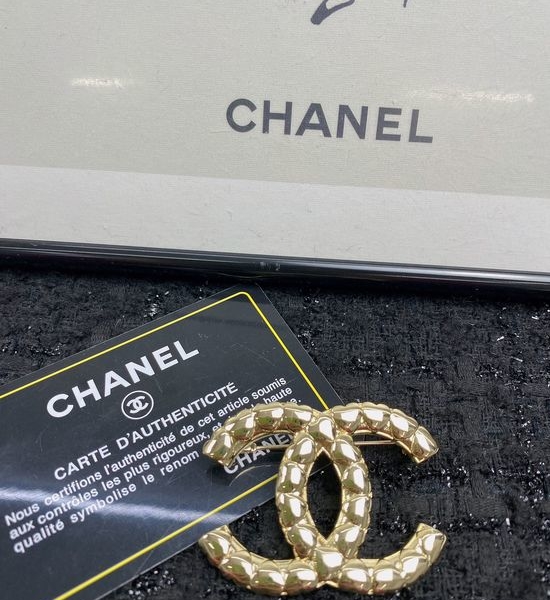 Chanel Exquisite Premium Brooch