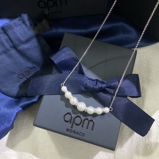 Apm monaco APM Delicate Pearl Necklace with Unique Design