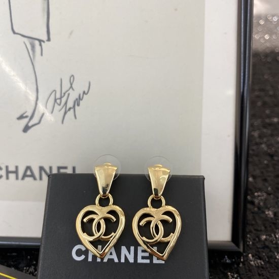 Chanel Exquisite Delicate Fairy Style Stud Earrings