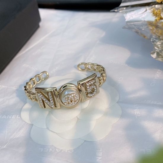 Chanel Classic Minimalist Daily Bangle