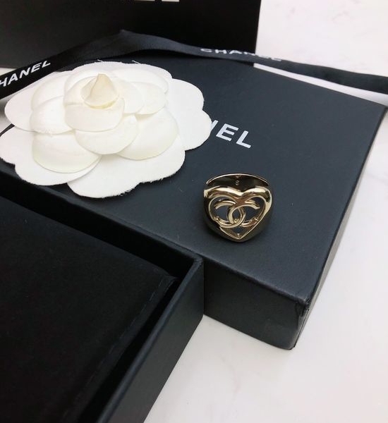 Chanel Retro Hollow Heart Ring