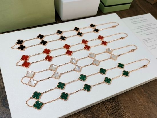 Van Cleef & Arpels VCA Four Leaf Clover Short Necklace