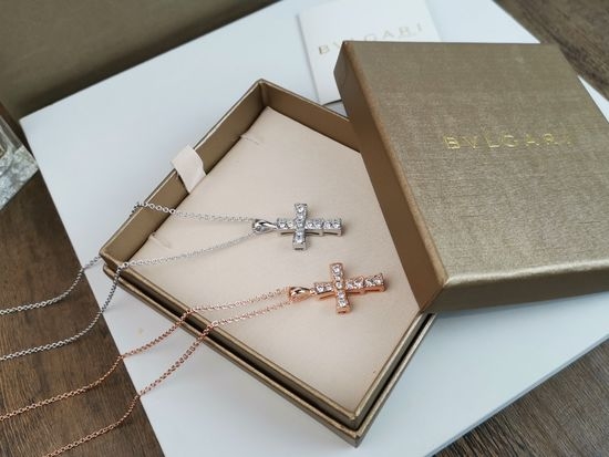 Bvlgari Cross Diamond Pendant Snake Necklace