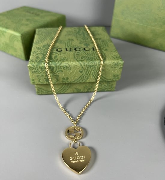 Gucci Small Heart Pendant Necklace