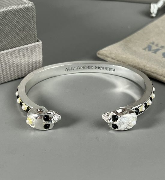 Miu Miu Skull Pearl Vintage Style Bangle