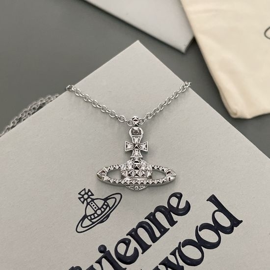 Vivienne Westhood Rivet Saturn Pendant Necklace Fine Texture