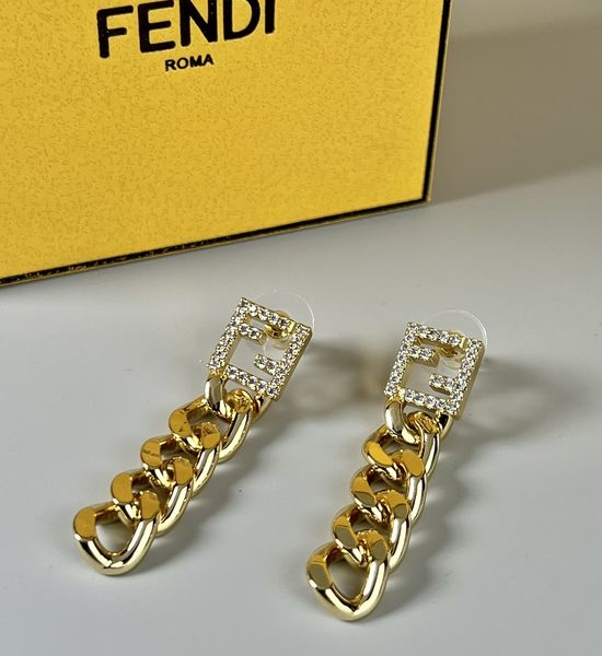 Fendi Delicate Small Versatile Stud Earrings