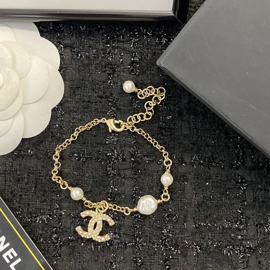 Chanel Delicate Elegant Ladies Bracelet