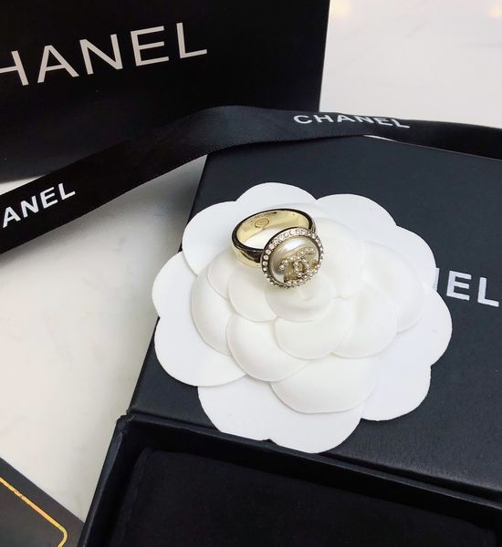 Chanel Elegant Classic Versatile Ring