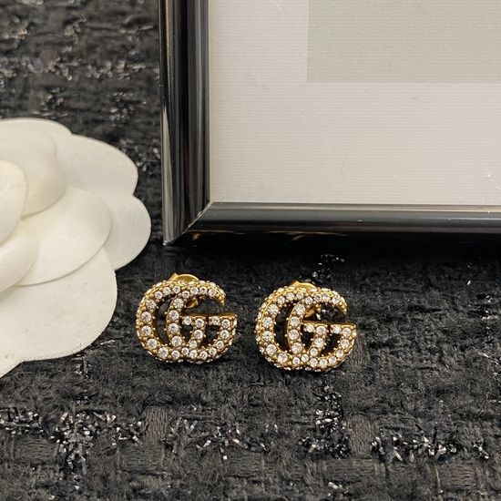 Gucci Delicate Detailed Stud Earrings