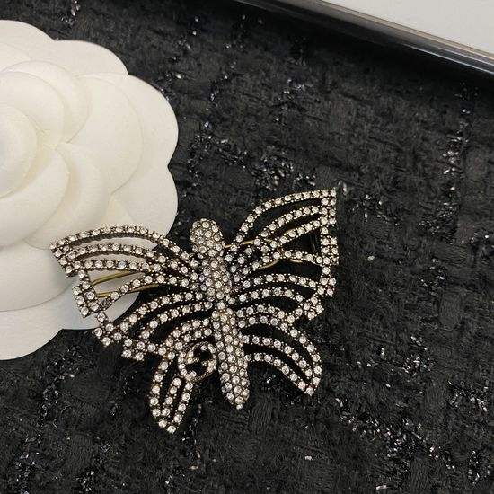 Gucci Stylish Hair Clips for Everyday Use