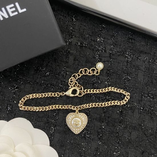 Chanel Pearl Surround Full Diamond Bracelet