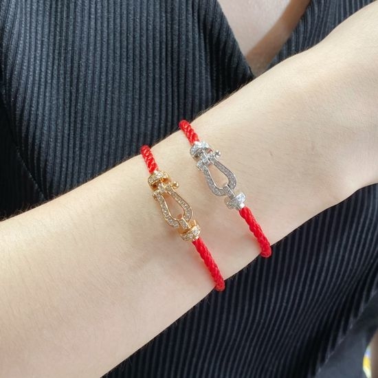 Fred Diamond Studded Horseshoe Buckle Red String Bracelet
