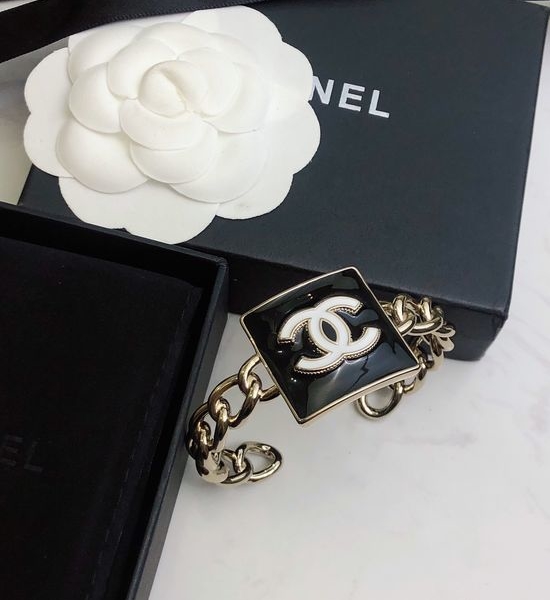 Chanel Oil Drip Square Hollow Out Bracelet