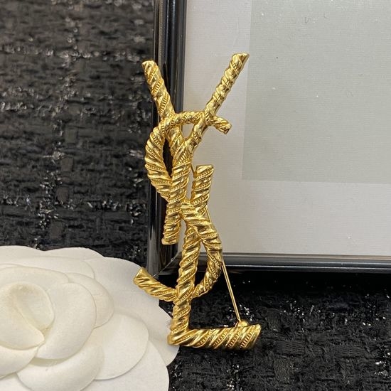 Yves Saint Laurent YSL Exquisite Versatile Brooch Fashion Accessory
