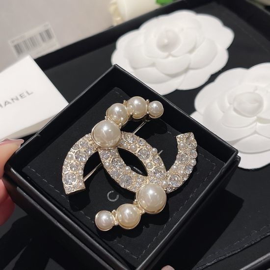 Chanel Pearl Rhinestone Brooch High Quality