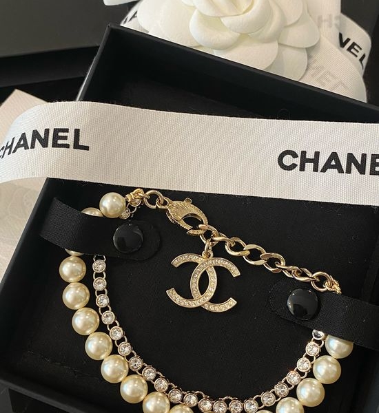 Chanel Elegant Pearl Rhinestone Bracelet