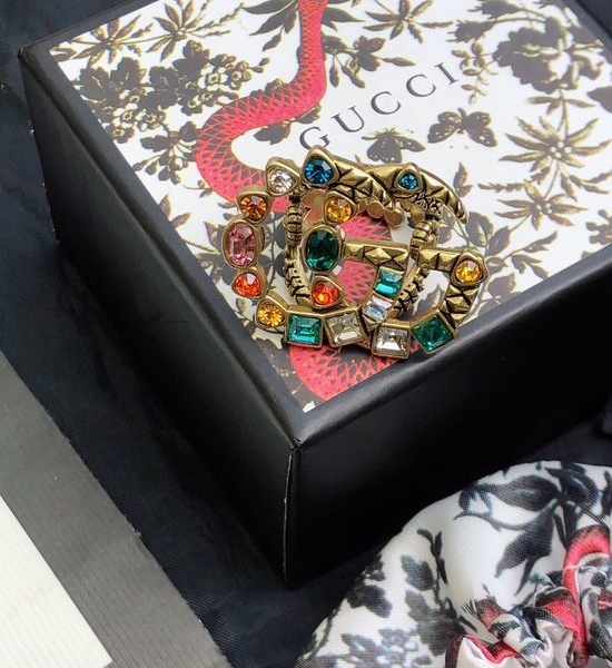 Gucci Classic Embossed Pattern Couple Ring