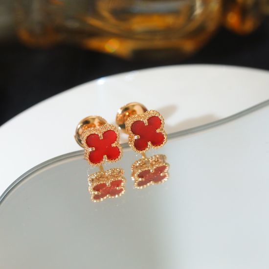 Van Cleef & Arpels VCA Mini Exquisite Clover Stud Earrings